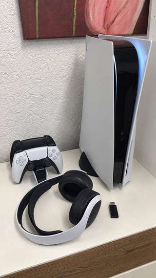 •PlayStation 5 с дисководом