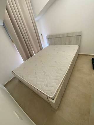 Продам кровать с матрасом