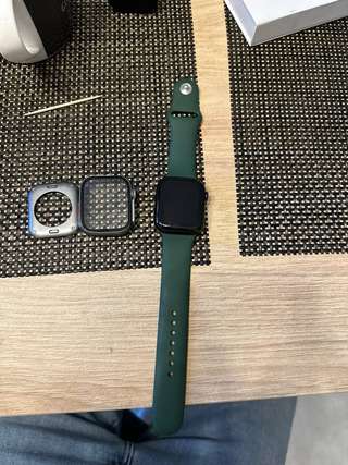 Продаю свои Apple Watch Series 7, размер 45 мм