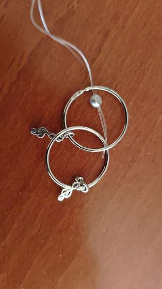Классные серьги - колечки из серебра 925 пробы со скрипичными съёмными ключика