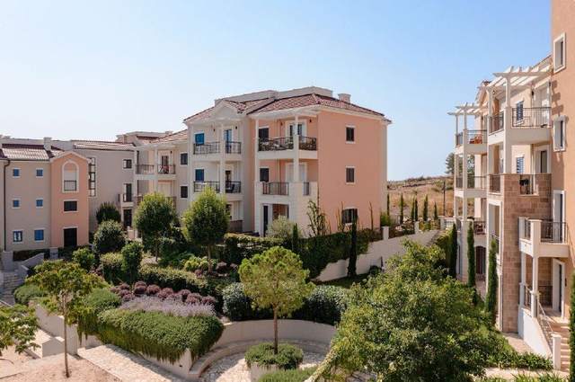 Предлагается к продаже просторная квартира с двумя спальнями в Centrale, Lušti — фото 1 из 10