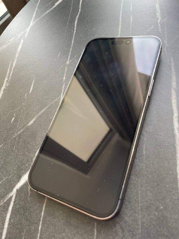 iPhone 14 Pro Max на 256 гигабайт, от чехла есть потертости, заменен экран — фото 3 из 4