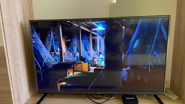 Продам телевизор LG, 42"диагональ, б/у в отличном состоянии с оригинальным пул — фото 1 из 2