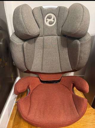 Автокресло немецкого производителя CYBEX SOLUTION Q3-FIX. Чехлы съемные, можно