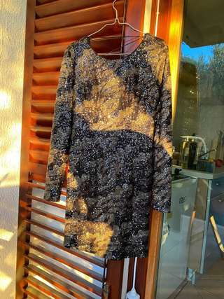 Продам платье GUESS S