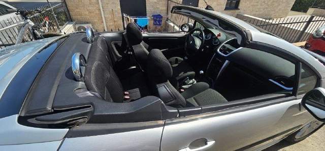 🚗 Peugeot 207 CC 1.6 Cabrio — фото 7 из 10