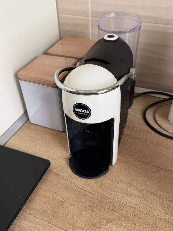 Капсульная кофеварка Lavazza — фото 1 из 3