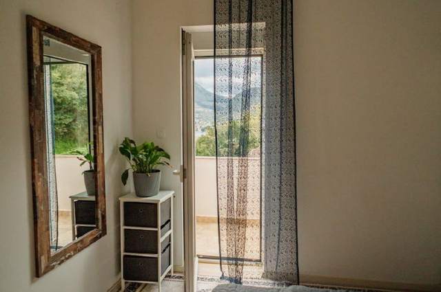 📍 €220.000 · Продажа: великолепная квартира с панорамным видом на Которский за — фото 9 из 10