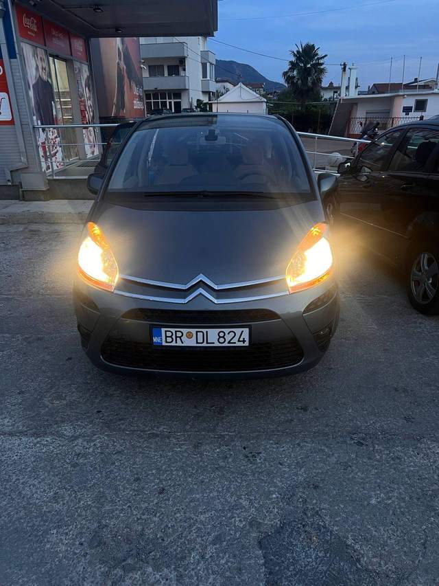 🚗 Сдаётся в аренду Citroën C4 Picasso — фото 1 из 2