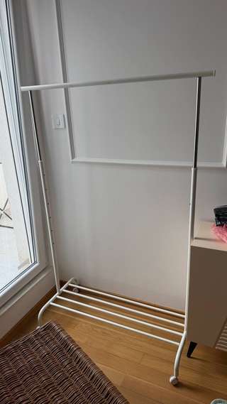 Вешалка ikea · 1500 дин