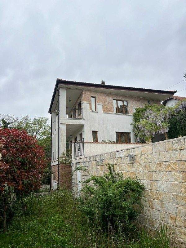 🏡 Вилла с 3 спальнями · Херцег-Нови · €2 500 / мес — фото 4 из 10