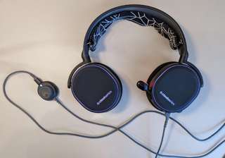 Игровые наушники SteelSeries Arctis 5