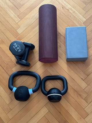 1. Гантели по 3кг 1500 дин