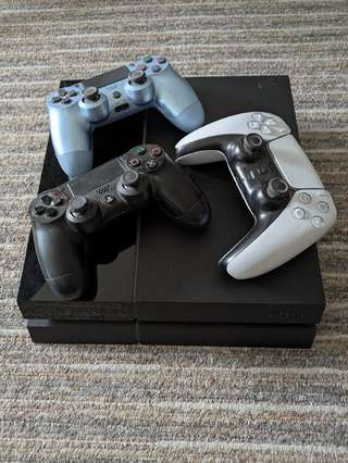 Продаю PlayStation 4 CUH-1108A. Дисковод не читает диски, цифровые игры работа