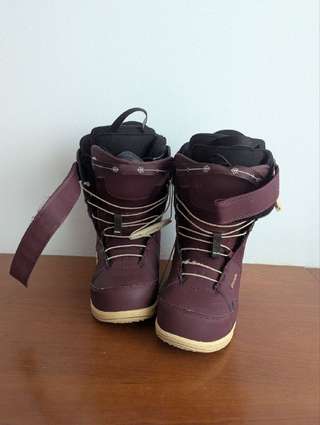 Срочно продаю Ботинки для сноуборда Deeluxe ID Lara TF Burgundy, женские, купл