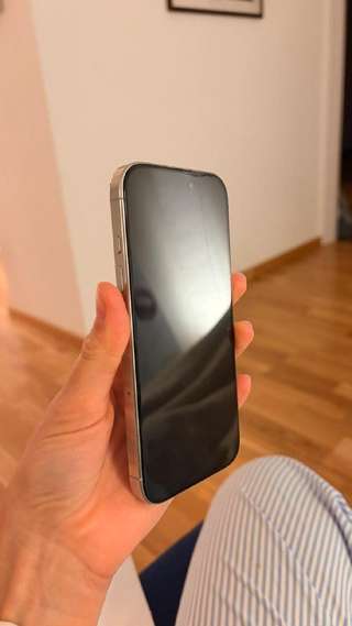 📱 Продаю iPhone 16 Pro, 128 ГБ (White Titanium) в отличном состоянии