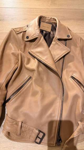 Куртка кожаная Massimo Dutti в идеальном состоянии, размер s