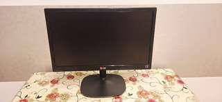 Mонитор LG 19M35A €40