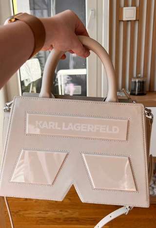 Сумка Karl Lagerfeld бежевая оригинал, состояние новой, в комплекте пыльник, д