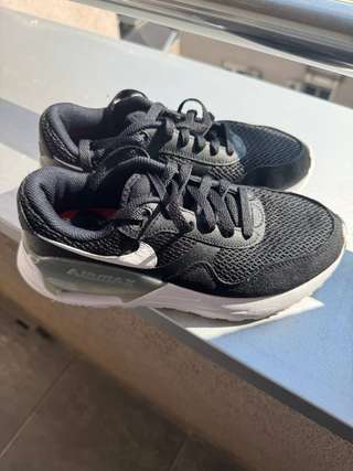 Кроссовки Nike AirMax, состояние отличное