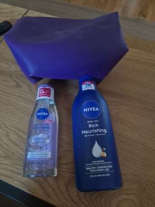 700 динар, молочко, мицелярка, косметичка