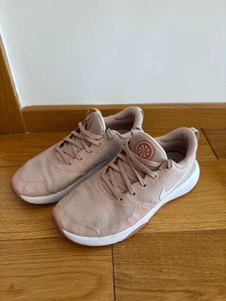 1) Кроссовки Nike - продано