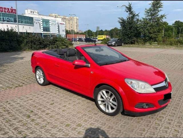 Продам. Opel Astra Cabrio 2010 год автомат 189000км 1.8 бензин. Будва 4500€ — фото 1 из 4