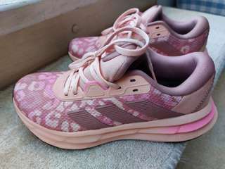 1) Женские кроссовки Adidas Galaxy 7 Running Graphic