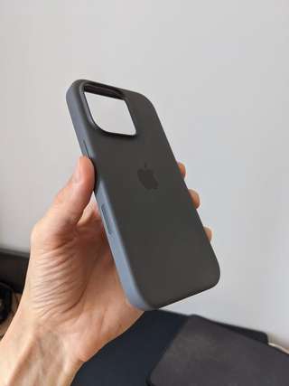 Оригинальный чехол iPhone 16 Pro Silicone Case w/Magsafe Stone Gray