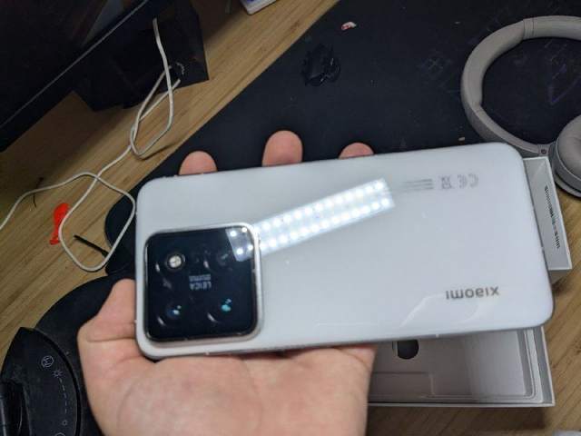 Продам Xiaomi 14 в хорошем состоянии естт царапины на блоке камер не меняют пр — фото 1 из 2