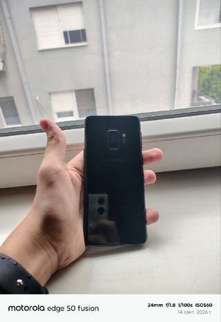 Продам ОЧЕНЬ СРОЧНО Samsung s9 в очень хорошем состоянии с коробкой он 64/4