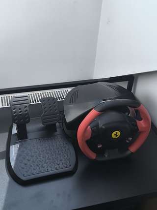 Продам руль Thrustmaster Ferrari 458 Spider для Xbox
