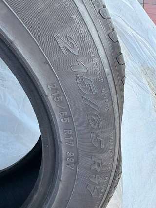 Продам летнюю резину Pirelli 215/65/R17 два колеса (производство конец 21 года