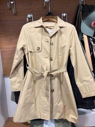 1. Детский плащ Zara, рост 164. 400 дин