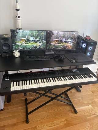Всем привет. Продаю шикарную рабочую станцию Roland Fantom 08