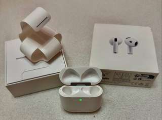 Продам кейс от оригинальных AirPods 4 без ANC в хорошем состоянии с коробкой
