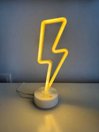 Настольная LED лампа
