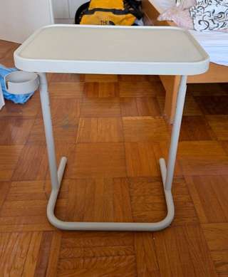 Столик для ноутбука IKEA BJÖRKÅSEN