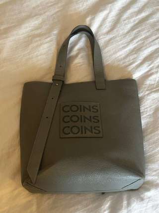 1. Вместительная сумка Coins (носилась редко, повреждений нет)