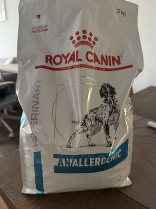 Отдам целую пачку Royal Canin Anallergic для собак 3кг