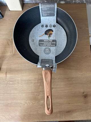 Продам сковородку, абсолютно новая, НЕ ПОДХОДИТ ДЛЯ ИНДУКЦИИ