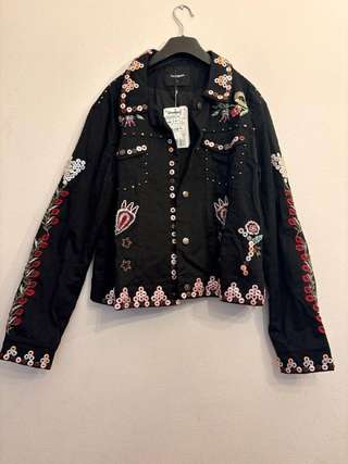 Пиджак Desigual, расшитый пуговицами, новый с бирками, размер L