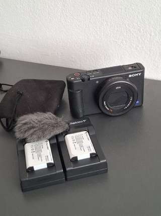 Продам камеру Sony ZV-1