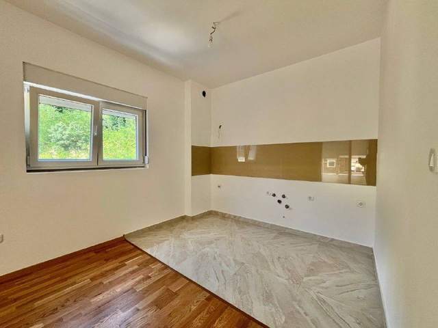 Продажа квартиры и паркинг-мест в Бечичи — фото 3 из 10