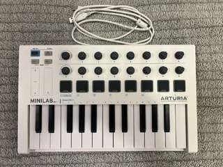 Продаю Arturia MiniLab MkII в отличном состоянии
