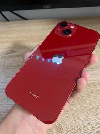 Продам iPhone 13 состояние отличное есть одна трещина на защитном стекле