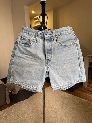 Продам удлиненные джинсовые шорты Levi’s 501 Original High Rise Mid Thigh Shor