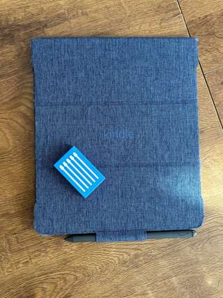 Amazon Kindle Scribe 1 Gen 32 GB + Premium Pen
