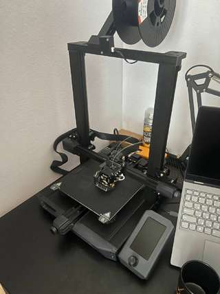 Продаю 3D принтер Creality Ender-3 S1, принтер настроен, есть все необходимые
