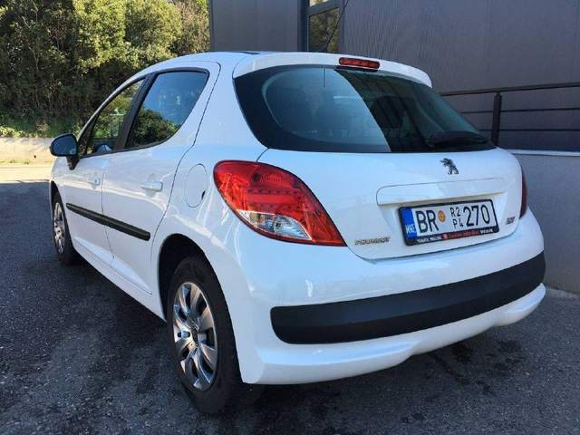 🚗 Аренда Пежо 107 1.0 — фото 7 из 10